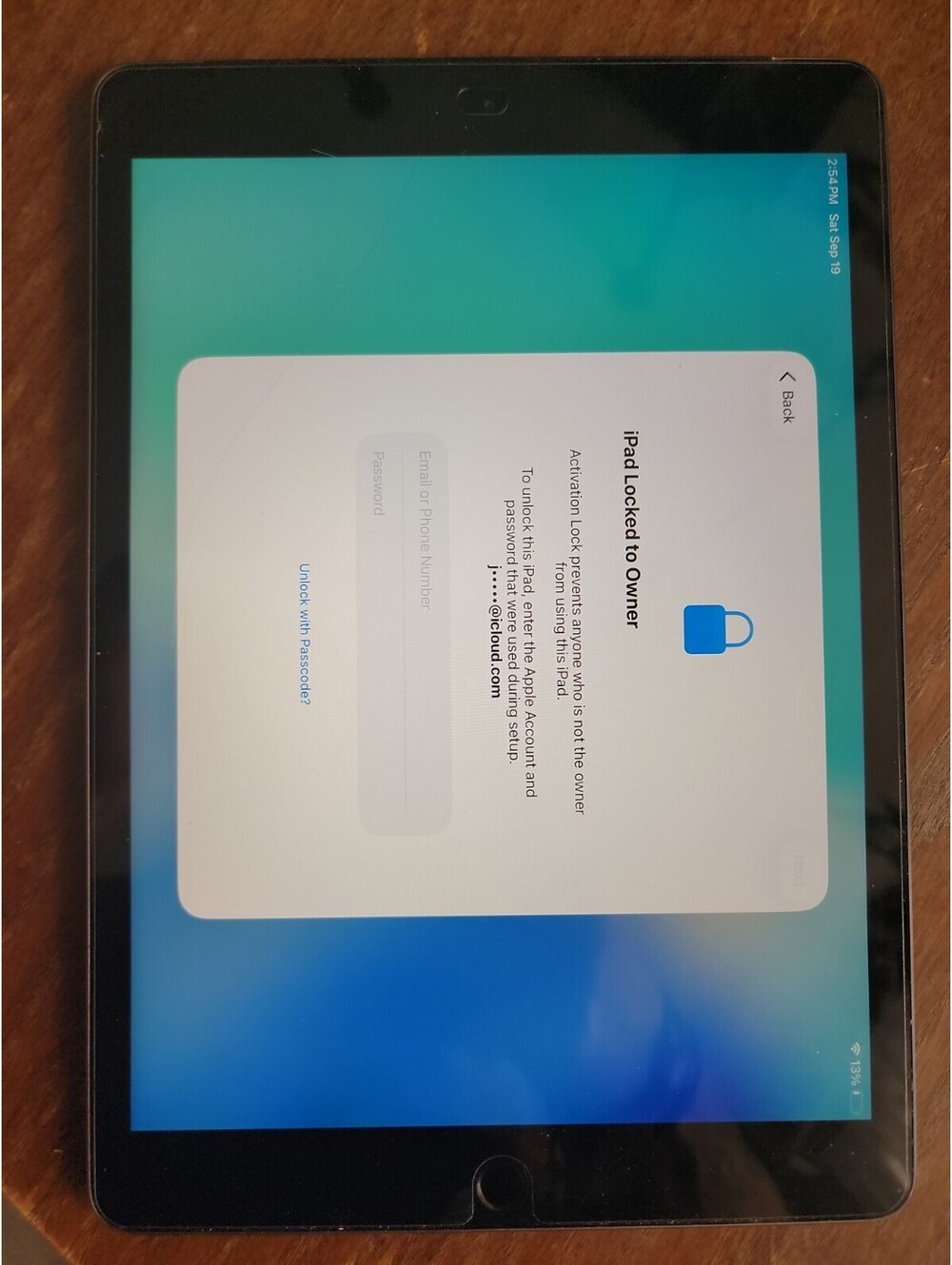 Apple iPad (8th Generation) A2428 32GB  Space Gray